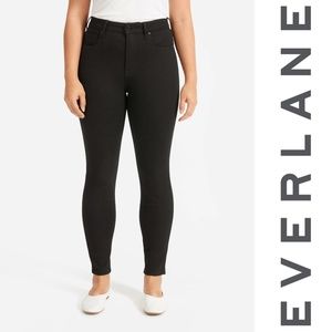 The Curvy Authentic Stretch High-Rise Skinny Jean